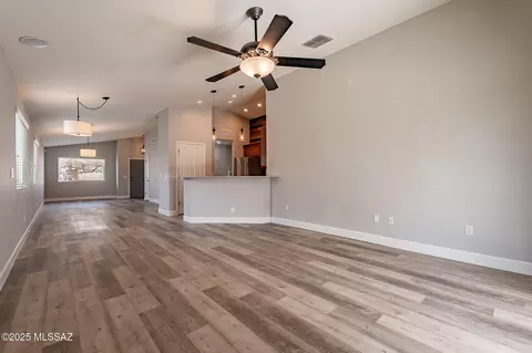 Living - 512 E Cactus Mountain Dr, Vail, AZ 85641 photo 2 of 8