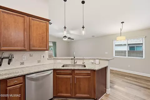 Kitchen - 512 E Cactus Mountain Dr, Vail, AZ 85641 photo 10 of 10