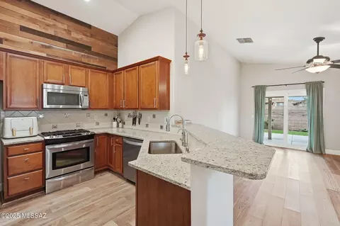 Kitchen - 512 E Cactus Mountain Dr, Vail, AZ 85641 photo 1 of 10