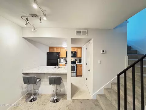 1600 N Wilmot Rd #316, Tucson, AZ 85712