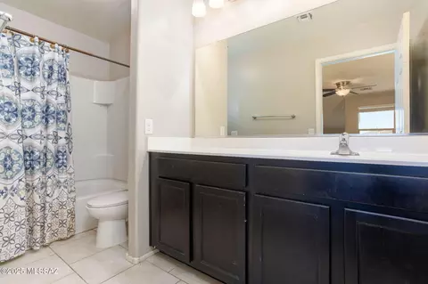 Bath - 8845 E Abrams Loop, Tucson, AZ 85710 photo 2 of 3