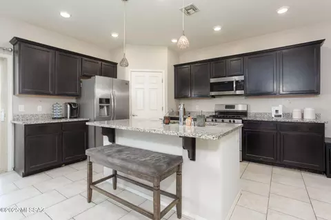 Kitchen - 8845 E Abrams Loop, Tucson, AZ 85710 photo 3 of 4