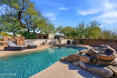 3339 N Calle Poco, Tucson, AZ 85750