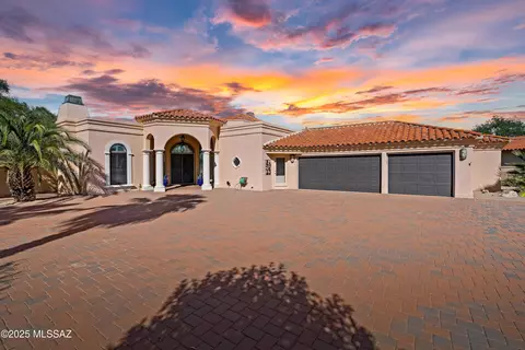 8513 N Nob Hill Dr, Tucson, AZ 85742