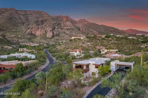 4855 E Winged Foot Dr, Tucson, AZ 85718