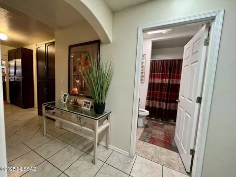 Entry Way - 425 E 35th St, Tucson, AZ 85713 photo 1 of 1