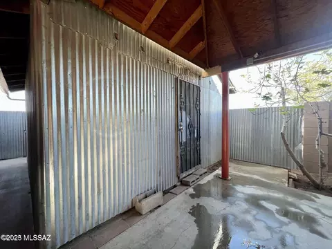 Exterior - 425 E 35th St, Tucson, AZ 85713 photo 3 of 3