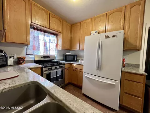 Kitchen - 425 E 35th St, Tucson, AZ 85713 photo 3 of 3
