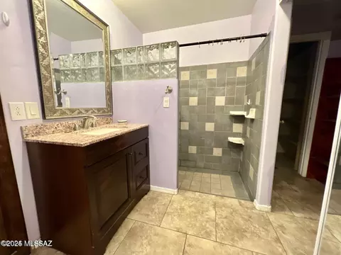 Bath - 425 E 35th St, Tucson, AZ 85713 photo 1 of 2