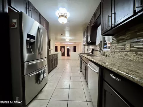 Kitchen - 425 E 35th St, Tucson, AZ 85713 photo 1 of 3