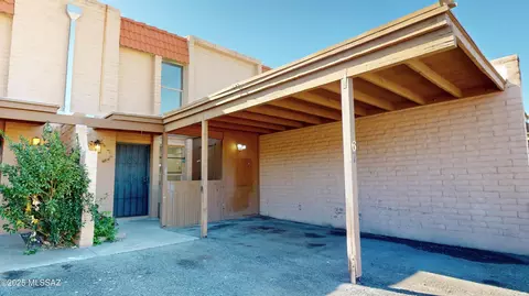 2875 N Tucson Blvd #67, Tucson, AZ 85716