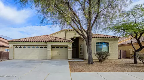 7805 E Treetop Rd, Tucson, AZ 85756