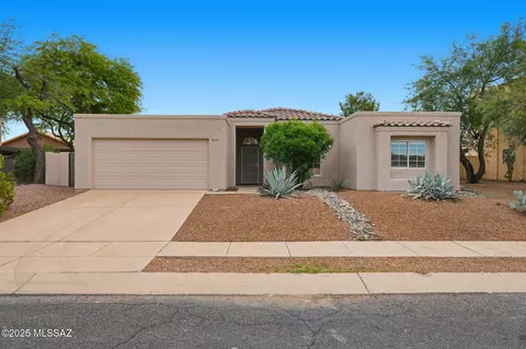 9042 N Sanguine Dr, Tucson, AZ 85743