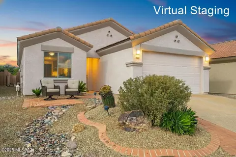 530 W Royal Troon Pl, Green Valley, AZ 85614