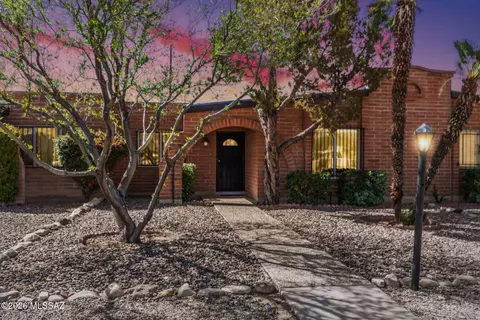 4386 E Fort Lowell Rd, Tucson, AZ 85712