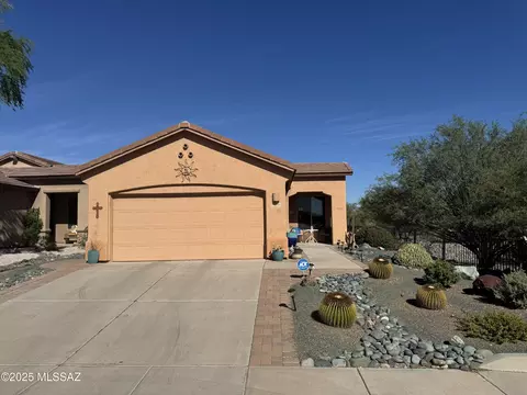 466 W Chardin Dr, Green Valley, AZ 85614