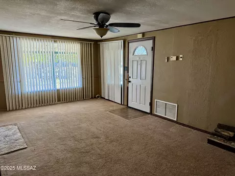 Living - 341 S Lawson Ln, Willcox, AZ 85643 photo 3 of 3
