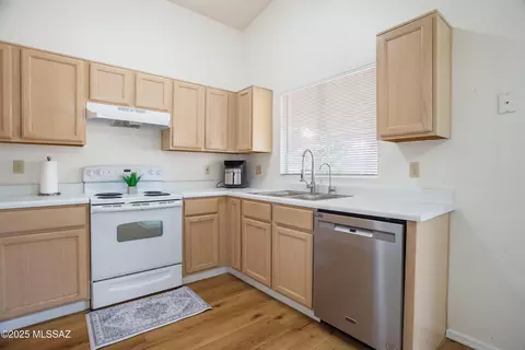 Kitchen - 8845 E Apple Tree Dr, Tucson, AZ 85730 photo 1 of 7