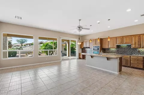 Kitchen - 62159 E Iron Crest Dr, Tucson, AZ 85739 photo 1 of 7