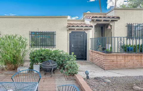 1022 S Calle De La Temporada, Green Valley, AZ 85614