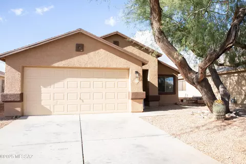 5984 S Nantac Rim Dr, Tucson, AZ 85706