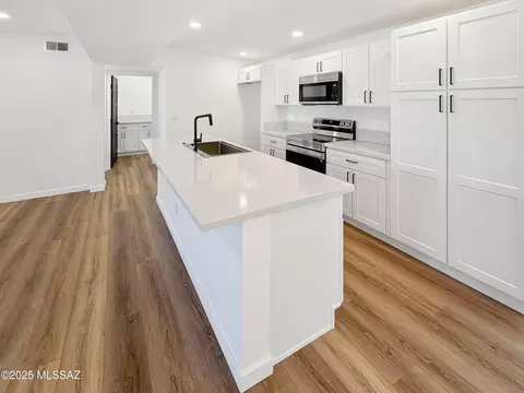Kitchen - 7332 E 42nd St, Tucson, AZ 85730 photo 2 of 3