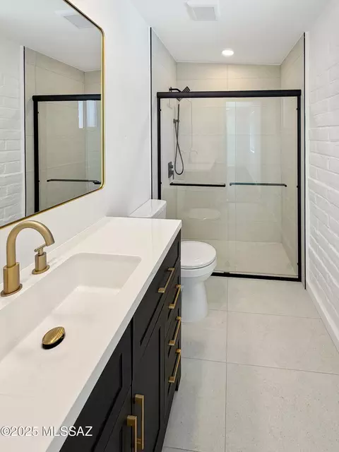 Bath - 7332 E 42nd St, Tucson, AZ 85730 photo 1 of 3