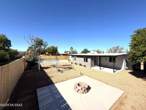 Exterior - 7332 E 42nd St, Tucson, AZ 85730 photo 3 of 4