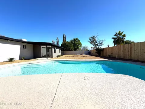 Exterior - 7332 E 42nd St, Tucson, AZ 85730 photo 2 of 4