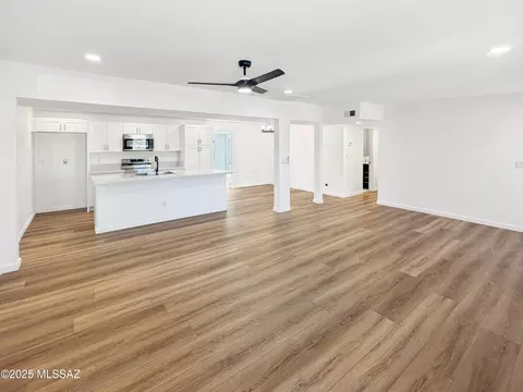 Living - 7332 E 42nd St, Tucson, AZ 85730 photo 1 of 4
