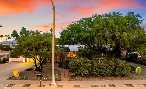 8459 E Desert Steppes Dr, Tucson, AZ 85710