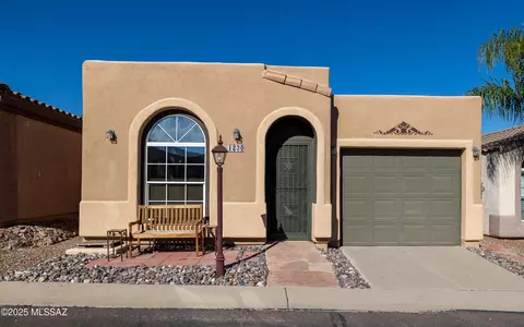 1230 W Calle De Sotelo, Sahuarita, AZ 85629