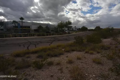 3441 E Global Loop #8, Tucson, AZ 85706 photo 4