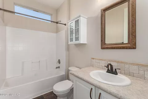 Bath - 18045 E Mountain Canyon Rd, Vail, AZ 85641 photo 3 of 3