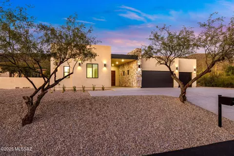 9445 E Sanctuary Pl, Tucson, AZ 85749