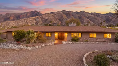 4701 E Camino La Brinca, Tucson, AZ 85718