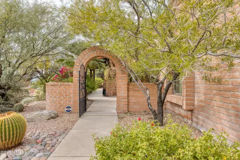 5501 N Camino Del Penoso, Tucson, AZ 85750