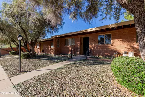 1938 W Anklam Rd, Tucson, AZ 85745