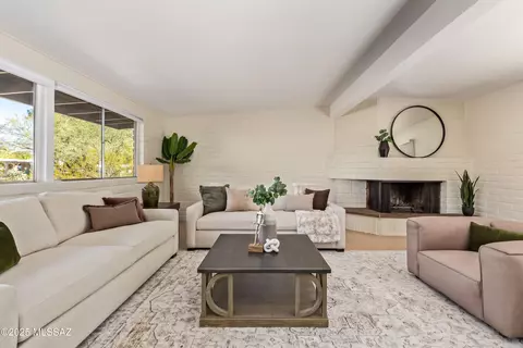 6882 E Mohu Pl, Tucson, AZ 85715