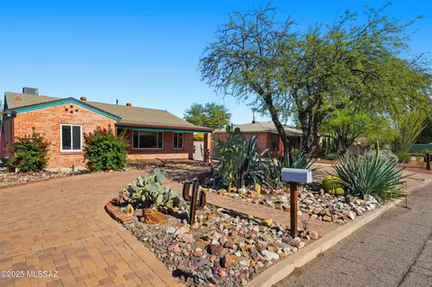 Exterior - 2925 E Loretta Dr, Tucson, AZ 85716 photo 2 of 11