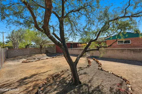 Exterior - 2925 E Loretta Dr, Tucson, AZ 85716 photo 11 of 11