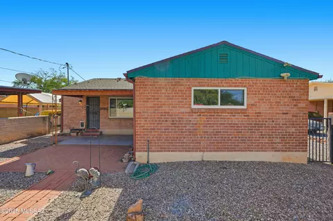 Exterior - 2925 E Loretta Dr, Tucson, AZ 85716 photo 9 of 11