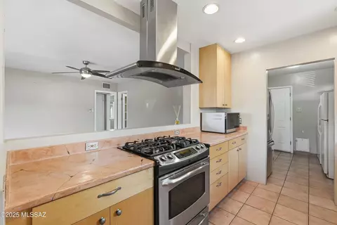 Kitchen - 2925 E Loretta Dr, Tucson, AZ 85716 photo 4 of 7