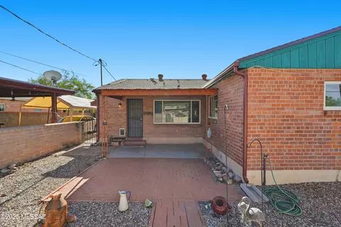 Exterior - 2925 E Loretta Dr, Tucson, AZ 85716 photo 7 of 11