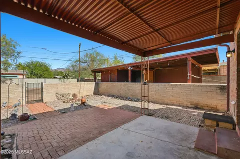 Exterior - 2925 E Loretta Dr, Tucson, AZ 85716 photo 8 of 11