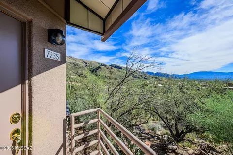 6655 N Canyon Crest Dr #7235, Tucson, AZ 85750