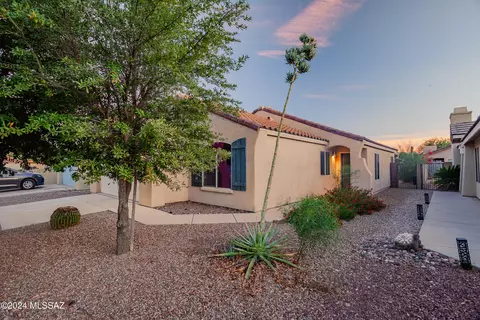 7871 W Sacramento Hill Dr, Tucson, AZ 85743