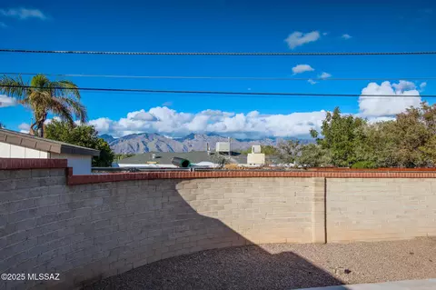 Exterior - 5417 E 8th St, Tucson, AZ 85711 photo 4 of 10