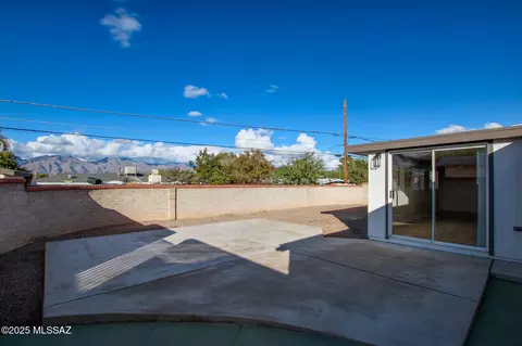 Exterior - 5417 E 8th St, Tucson, AZ 85711 photo 5 of 10