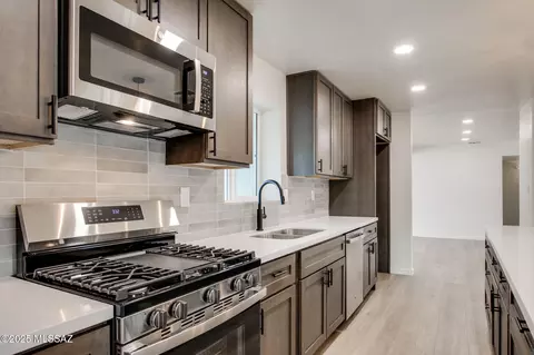 Kitchen - 5417 E 8th St, Tucson, AZ 85711 photo 2 of 4